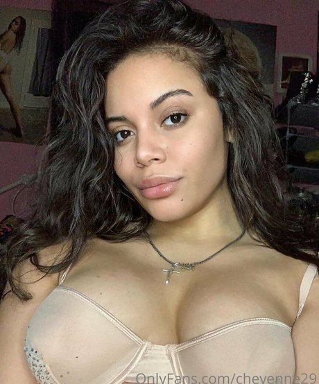 フェムボーイアジアンOnlyFans ホット 画像