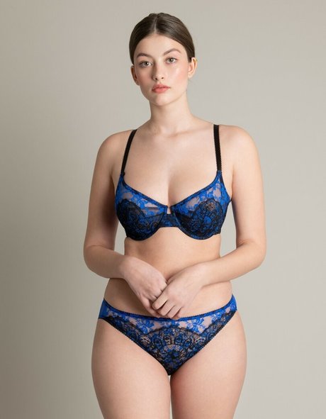 Ellie Weston profile image