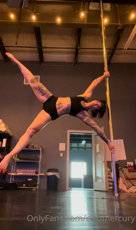 美しい足 OnlyFans 無料ヌード アーカイブ