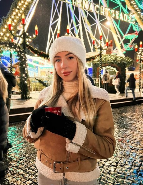 ブロンドヨガOnlyFans 可愛い 画像