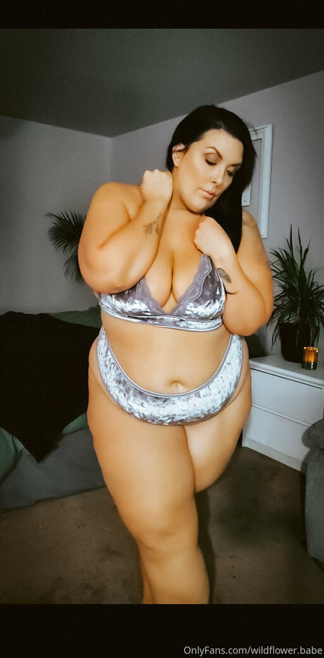 wildflower babe ヌードスター 画像