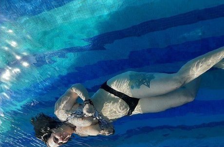 harmonydivine セクシー女優 写真