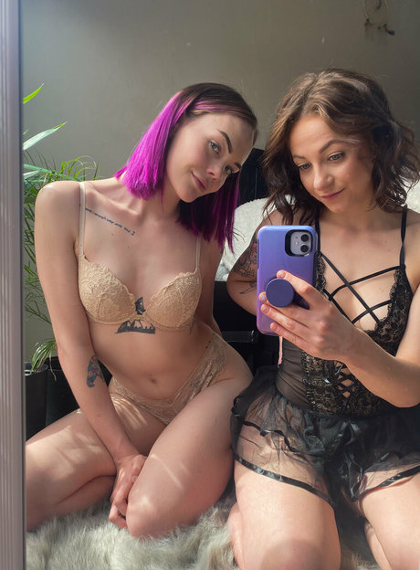 ブロンドヨガOnlyFans 無料セクシー 画像