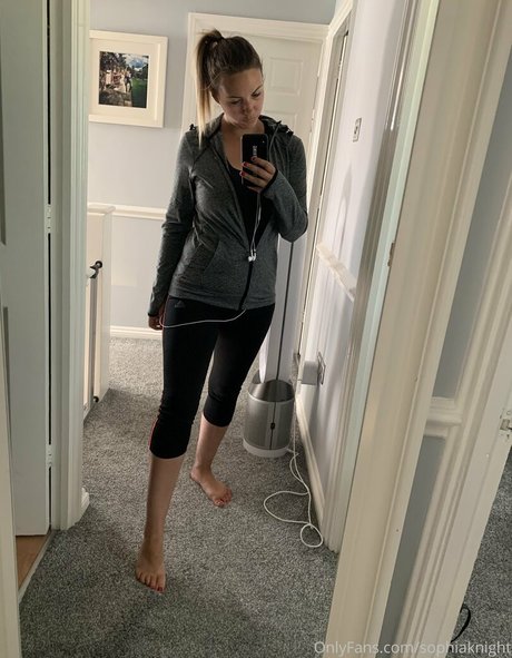 ブルネットの看護師OnlyFans 美しいポルノ 画像