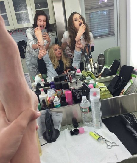 Portia Doubleday ポルノモデル 写真