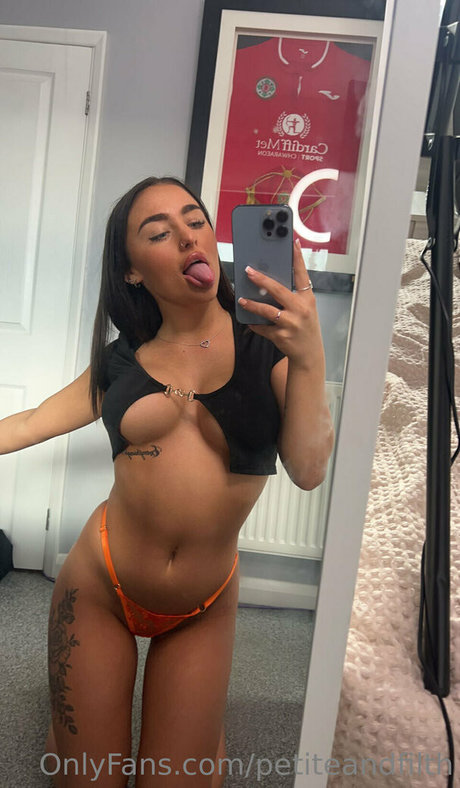 Petiteandfilth 最高の女優 写真