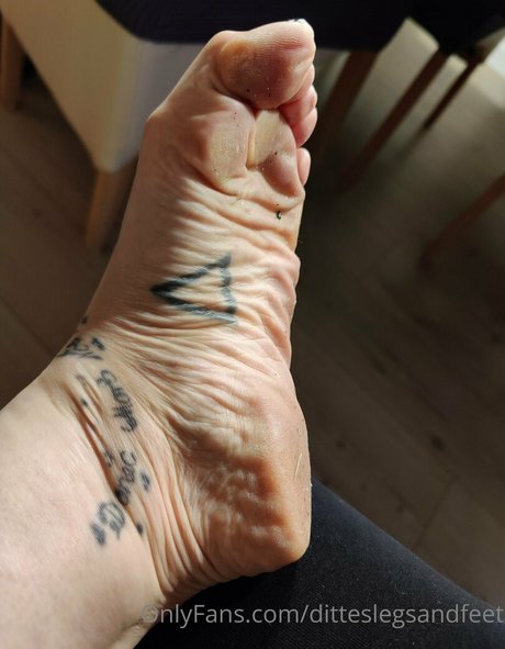 ditteslegsandfeet 最高のポルノスター ギャラリー