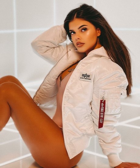 Lara Benjamina Winter 可愛いモデル 画像