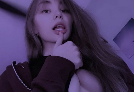 Dumbuni トップ女優 画像