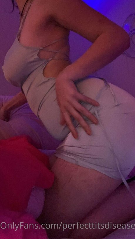 perfecttitsdisease HDポルノスター 写真