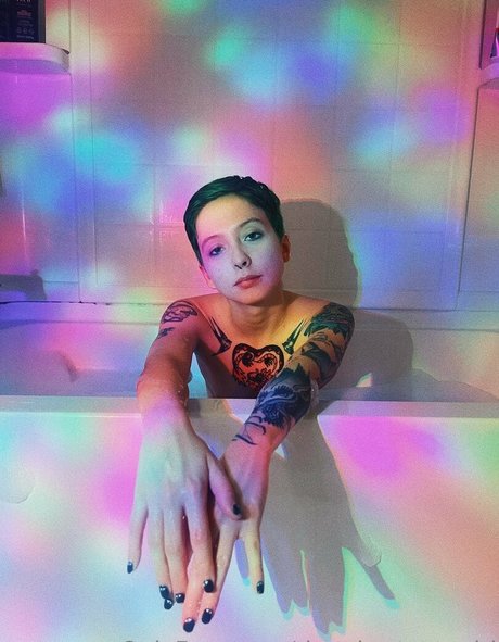 ランジェリーベイビーOnlyFans 美しいポルノ 画像