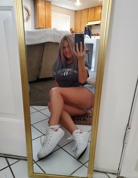 wonderfeetwoman セクシーなスター 画像