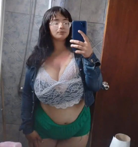 ブルネットの看護師OnlyFans パーフェクト ギャラリー