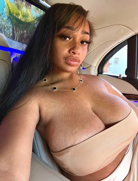 アジア人のタトゥー OnlyFans 無料セクシー 写真