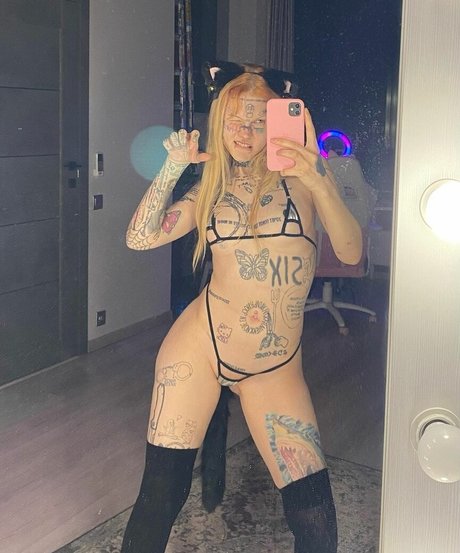 dtlowtcktpiilwh アダルトスター 画像