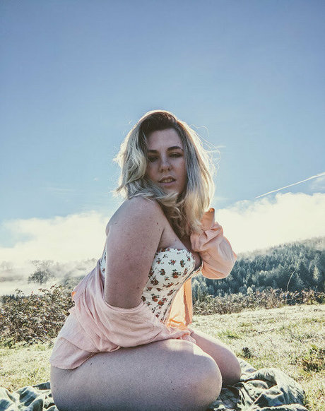 dancingkitten 裸モデル 写真