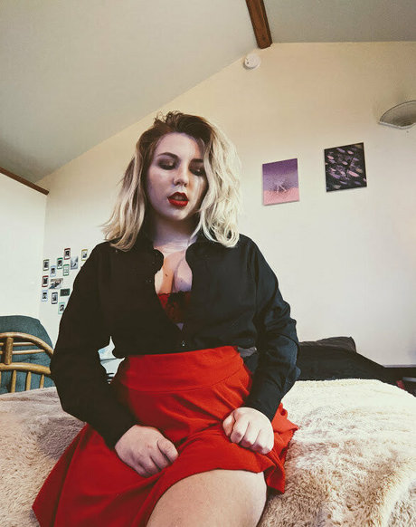 毛深い熟女OnlyFans アートxxx 写真