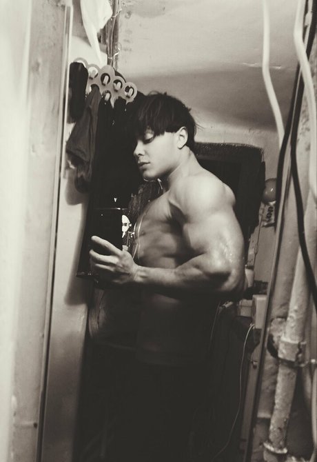 andrewad エロティックなモデル 写真