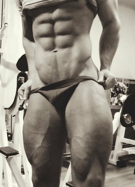 andrewad 裸モデル 写真