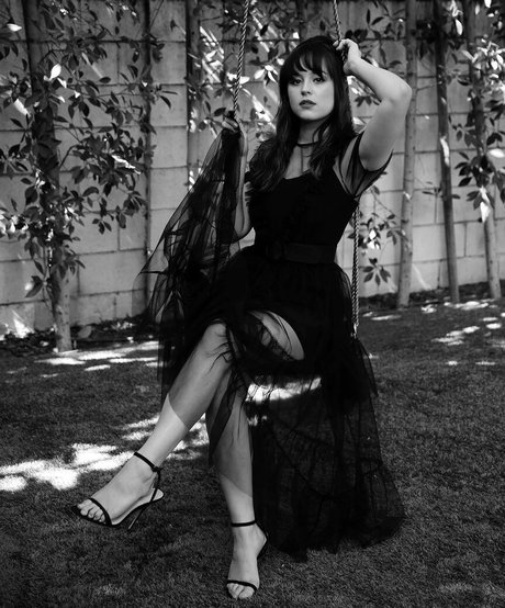 Hayley Orrantia セクシーなスター 画像