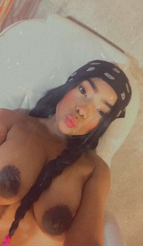 Lucyakerner 独占ポルノスター 写真