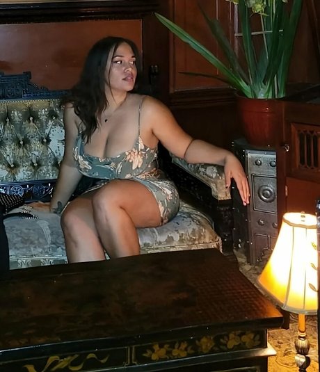 Sharlettewitch アダルトモデル 画像