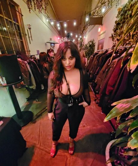 Sharlettewitch スター 写真