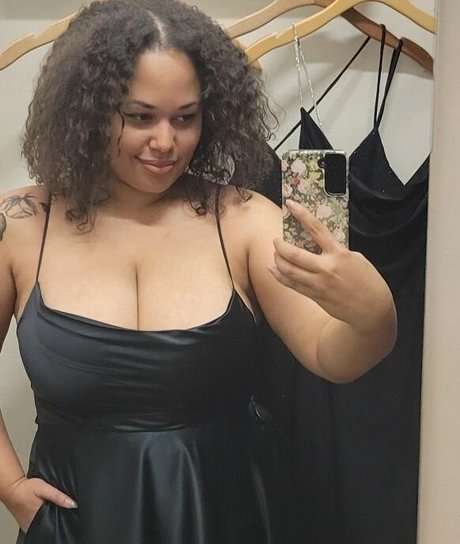 Sharlettewitch ポルノスター 画像