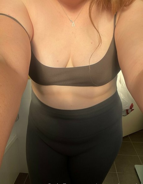 ppeachyy girl 裸モデル 画像