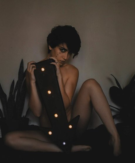 Olivia Graves 無料モデル 写真