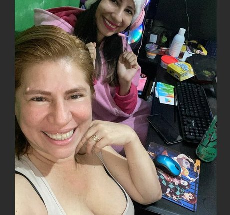 Normii 高品質のポルノスター ギャラリー