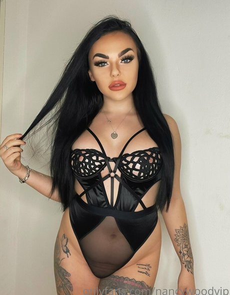 大きな黒い猫OnlyFans ポルノ 写真