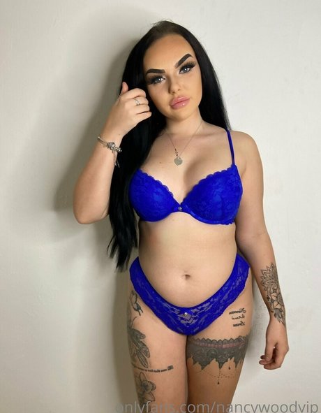 足の裏3P OnlyFans 可愛い 写真