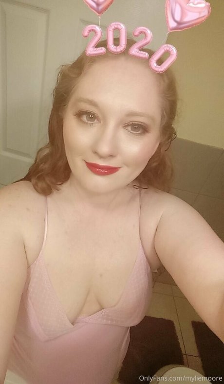 myliemoore モデル 写真