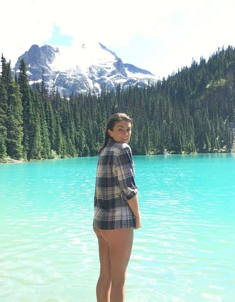 Serinda Swan 独占女優 ギャラリー