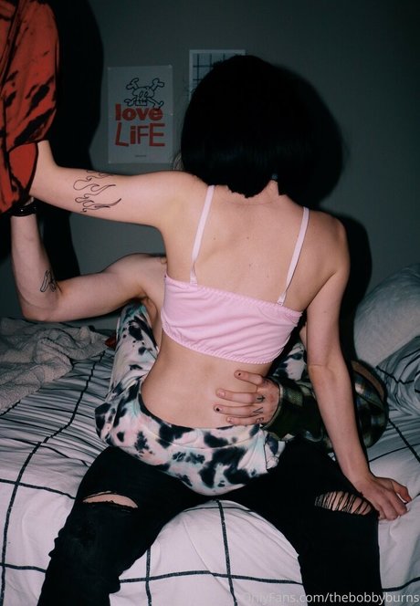 ディスコード トランス OnlyFans セクシーヌード 画像