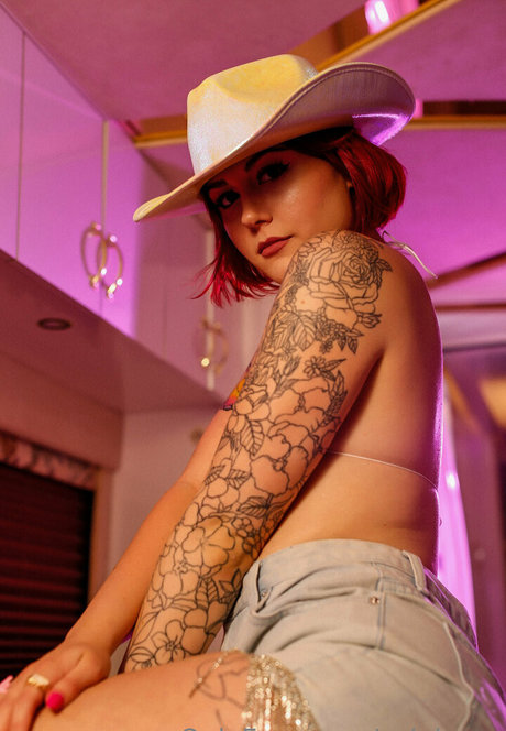 aziebugx ポルノスター ヌード 画像