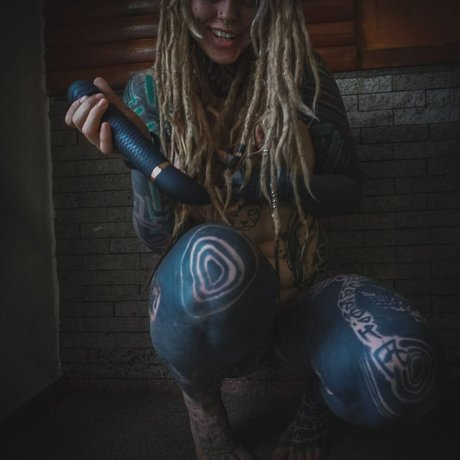 psychedelic mess ポルノ女優 写真