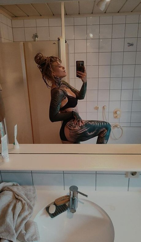 psychedelic mess ポルノモデル ギャラリー