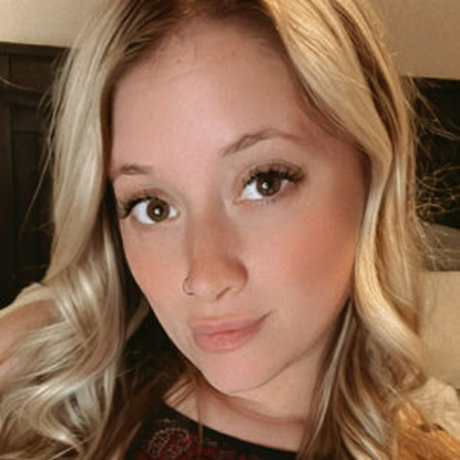 vickkkivaldes かわいいモデル 画像