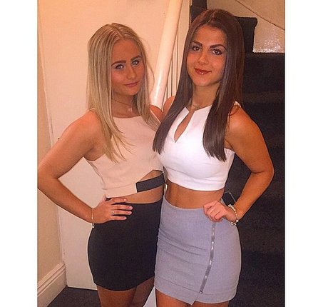 姉妹のOnlyFans ホット 写真