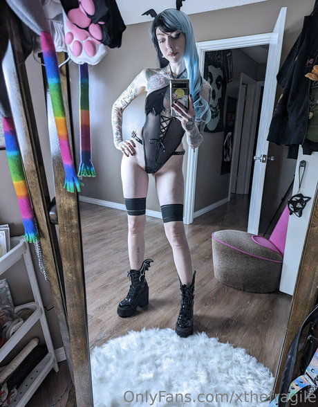 xthefragile スター ヌード ギャラリー