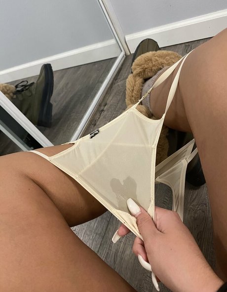 ゲイのラフなOnlyFans 美しいヌード 写真