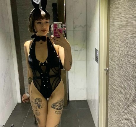 Yung Gemmy ポルノスター パーフェクト 写真