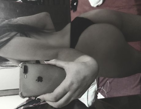 ilesmota ポルノモデル 写真