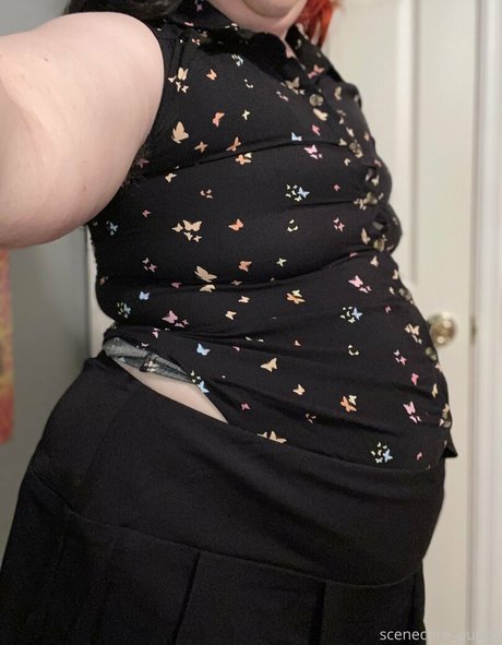 scenecore puppy ポルノスター ヌード 画像