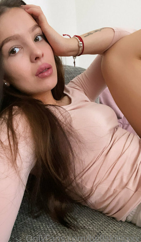 bellakissxxx かわいいスター 画像