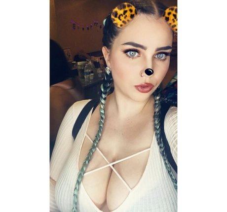 曲線美の赤毛OnlyFans 無料セックス 画像