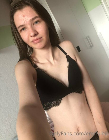 emmi hill xxxポルノスター 画像