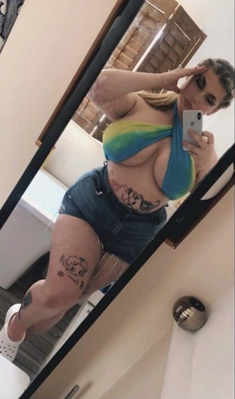 アジアンシャワー OnlyFans 可愛い 画像